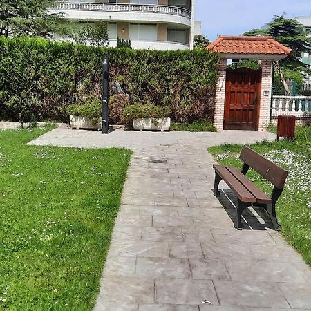 Reformado, A 2Min De Playa, En La Mejor Zona. Apartment Laredo Bagian luar foto