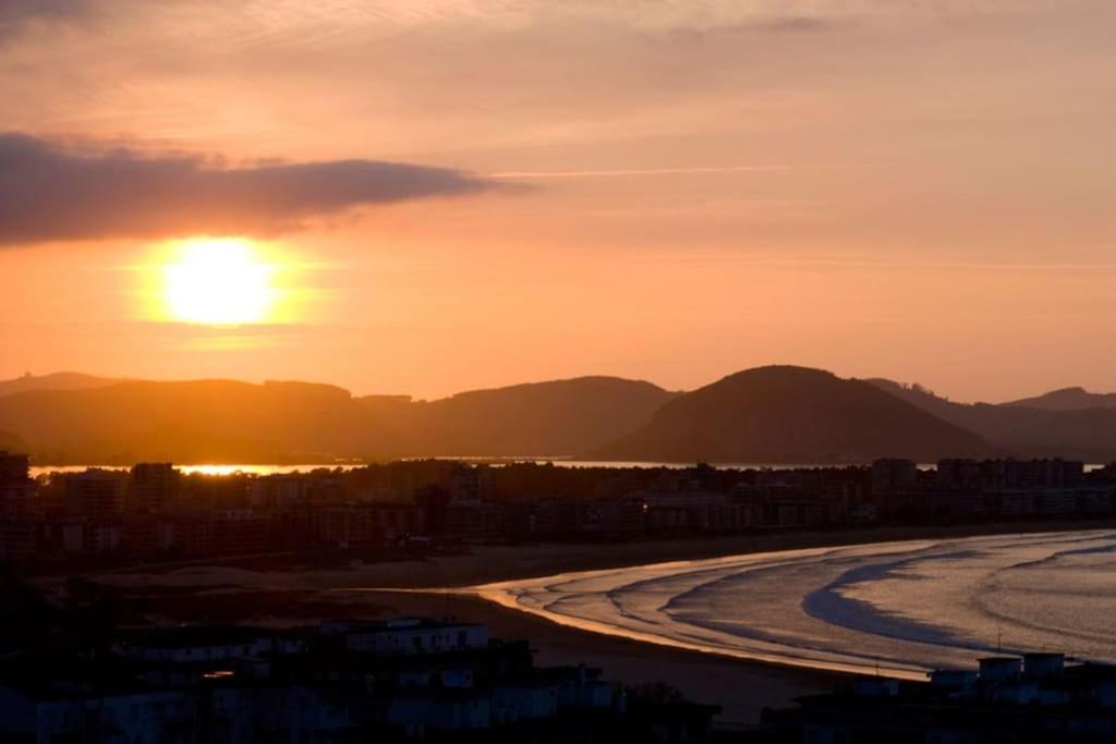 Reformado, A 2Min De Playa, En La Mejor Zona. Apartment Laredo Bagian luar foto